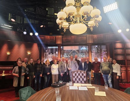 afvaardiging raad, college en griffie na de uitzending van Café Kockelmann