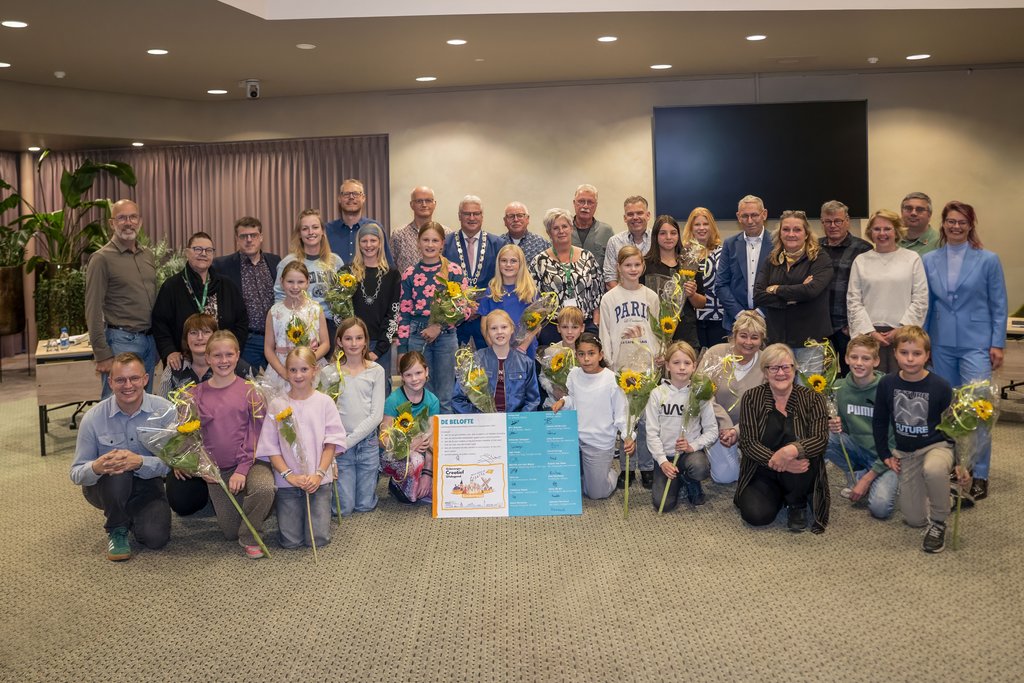 de kinderraadsleden 2025/2026, kinderburgemeester, burgemeester, raads- en commissieleden en wethouders